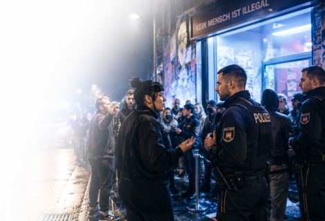 Razzia im Club – Realität für Kulturschaffende Razzia im Club – Realität für Kulturschaffende